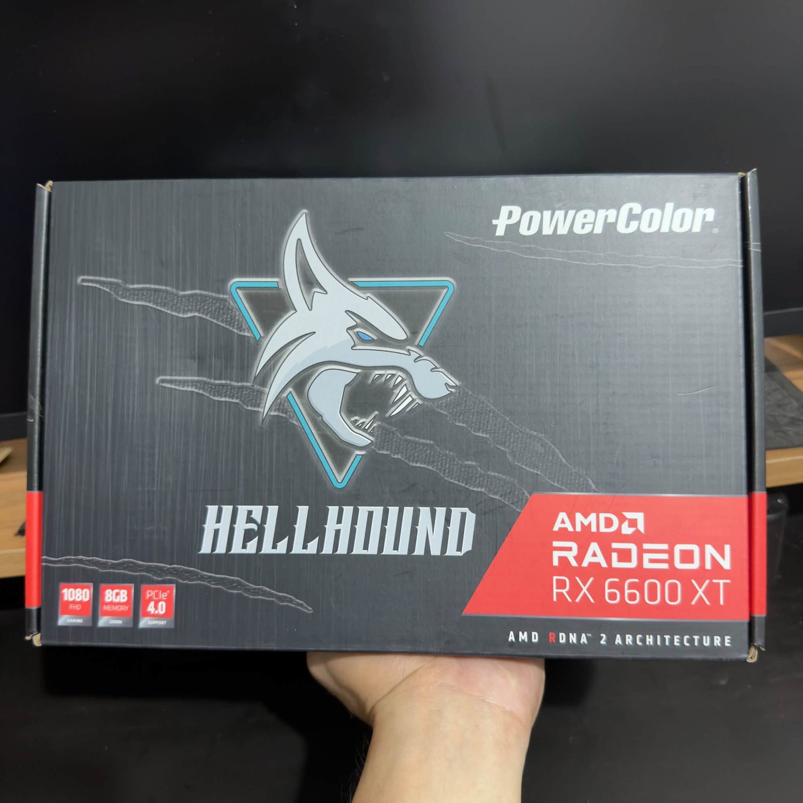PowerColor Hellhound Radeon RX 6600 XT box